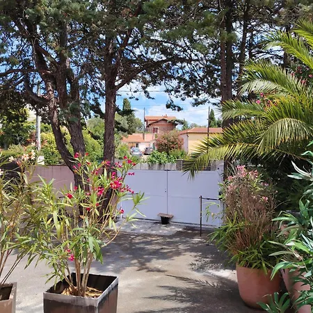 Boulouris Entre Et Piscine